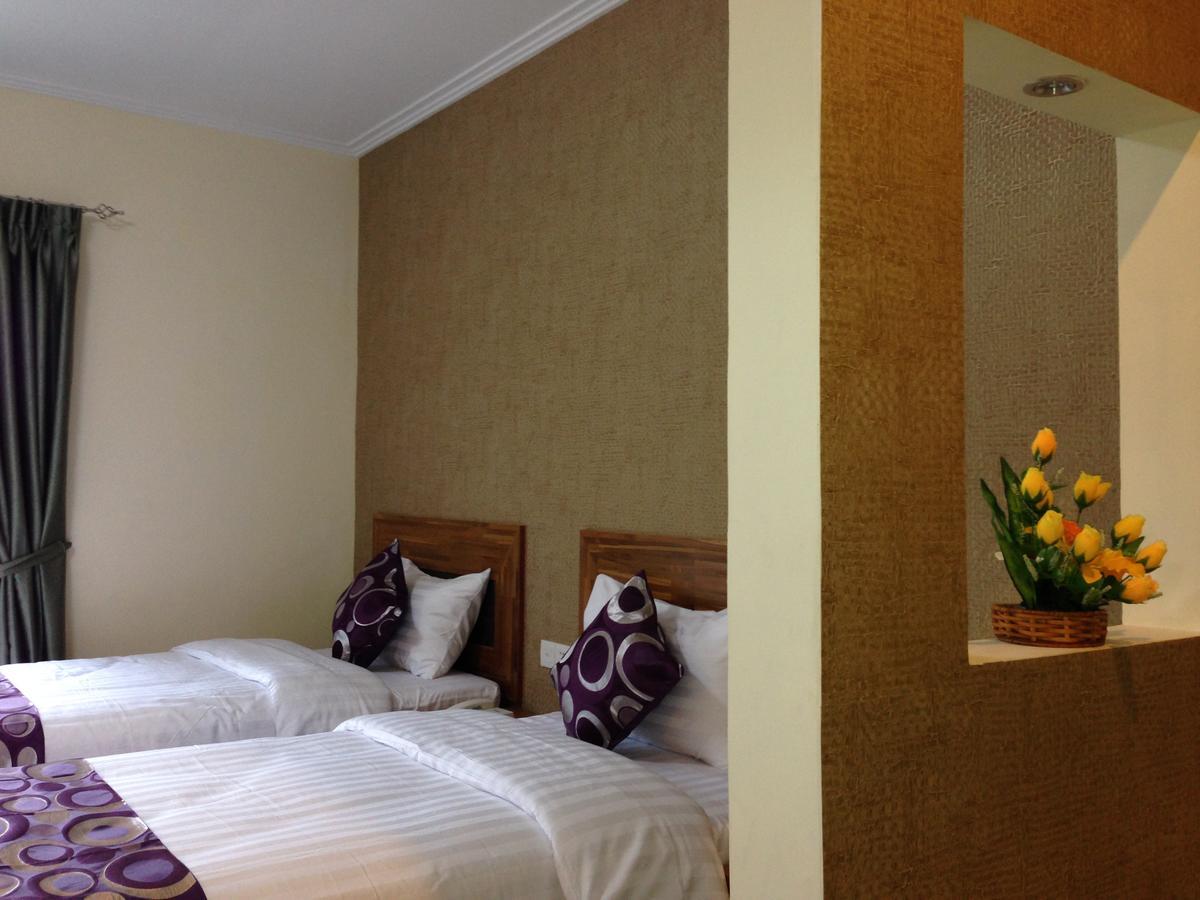 Hotel 9 Mile Yangon Dış mekan fotoğraf