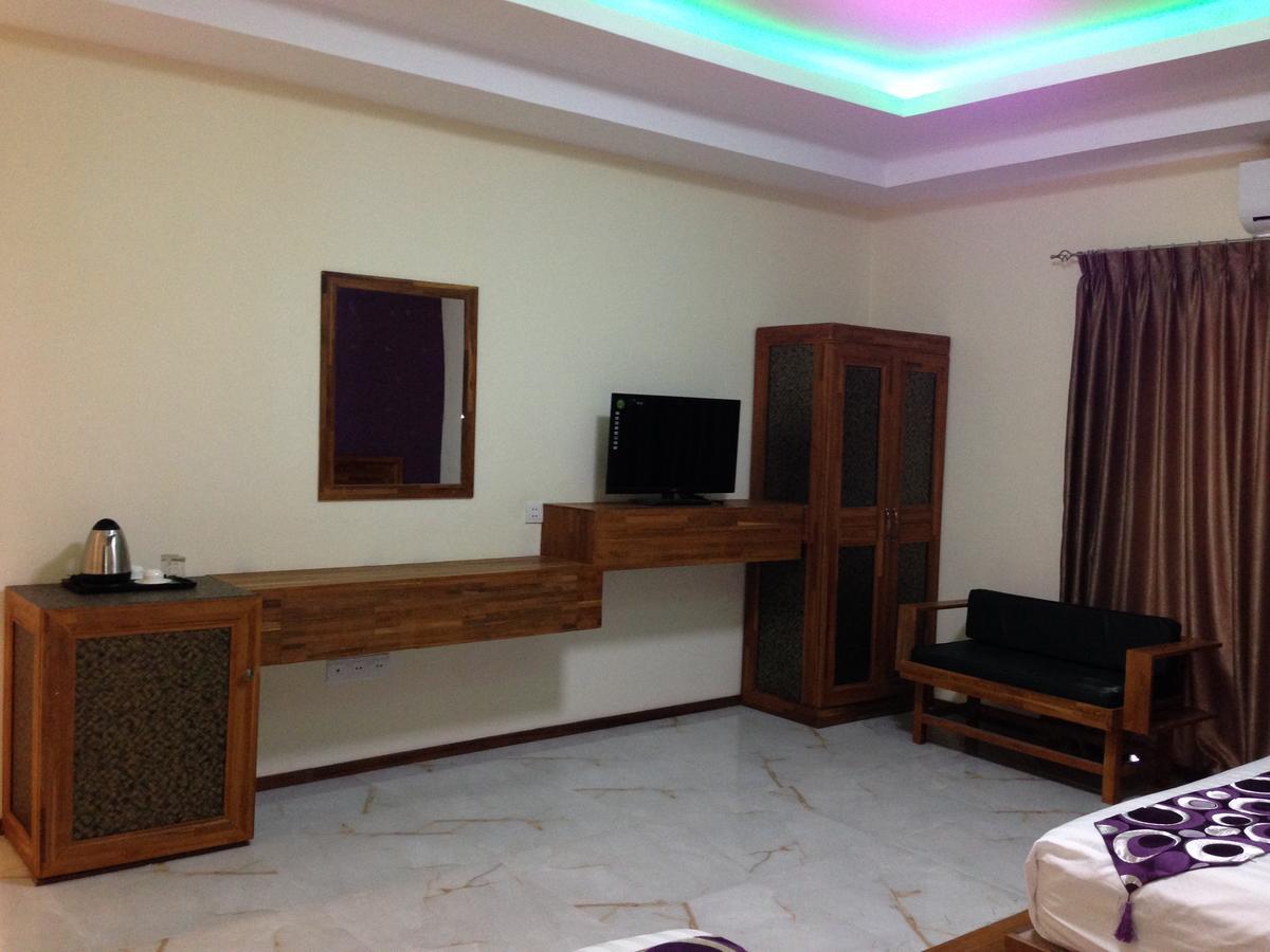 Hotel 9 Mile Yangon Dış mekan fotoğraf